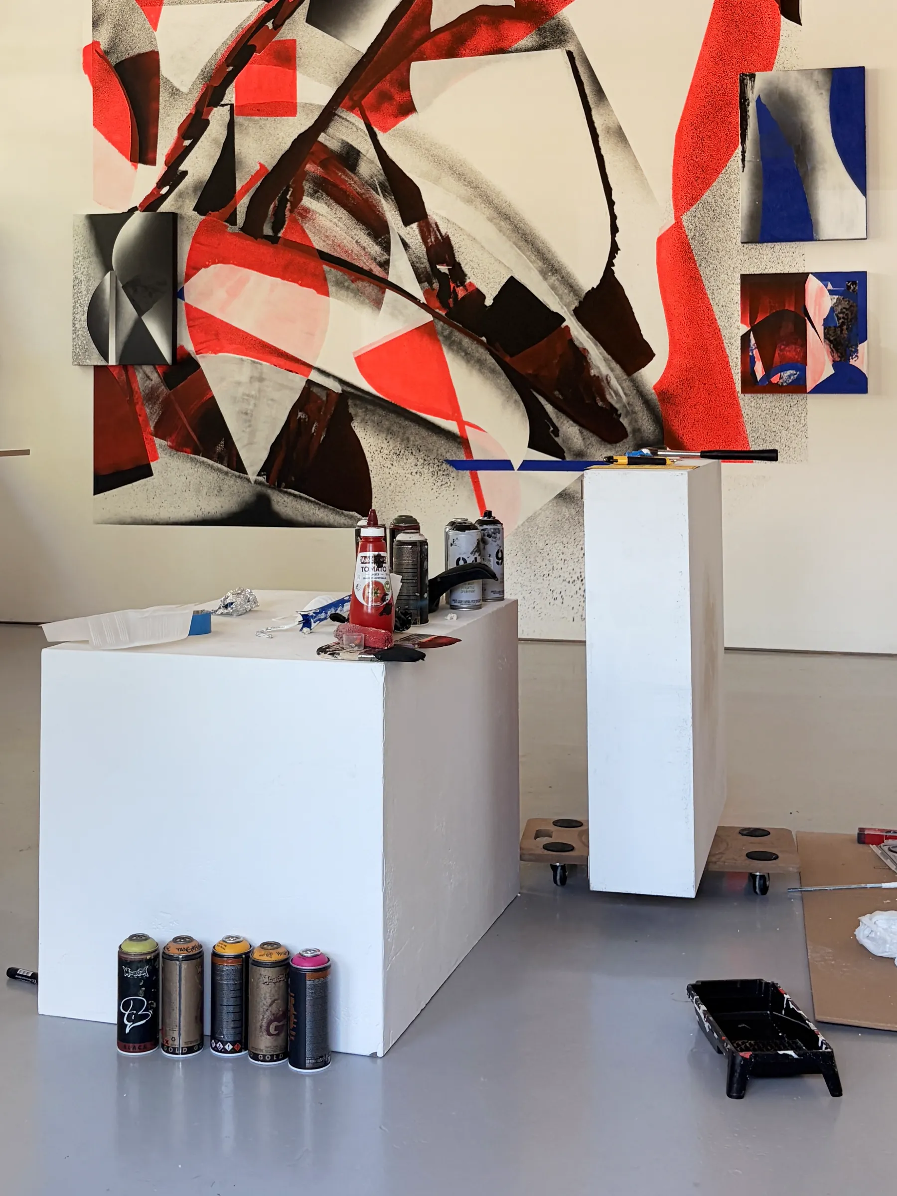 Abstract red, black and blue mural by URSHTRAY for REWIND at KEVN gallery, Eindhoven